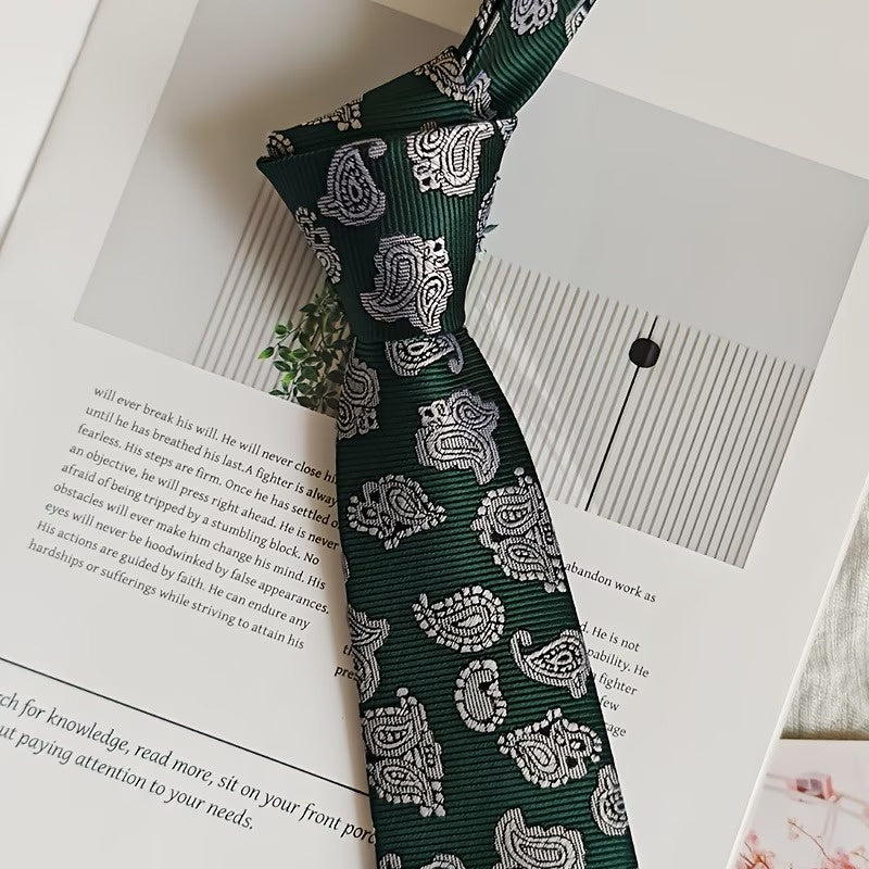 Men’s Necktie with Paisley Pattern